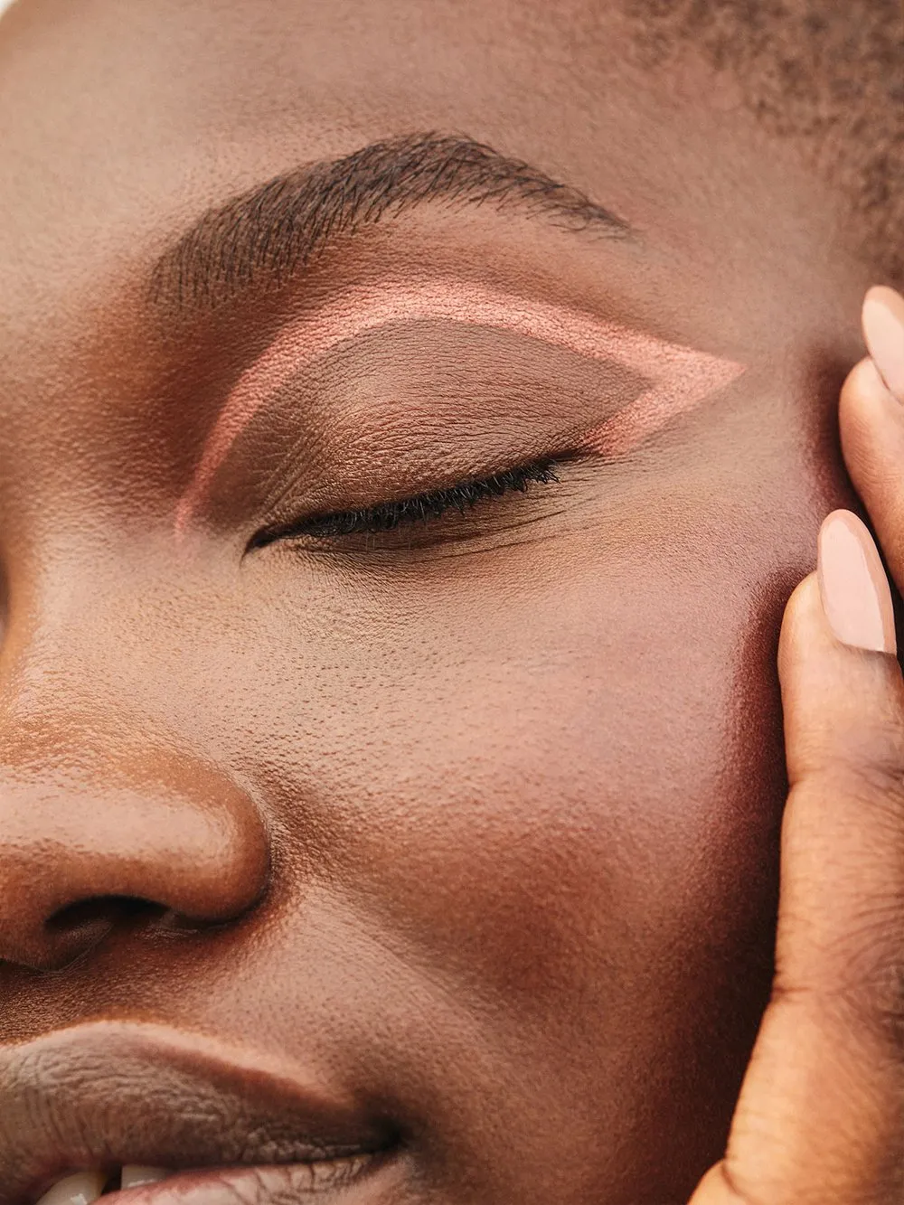 Liquid Powder Chromatic Eye Tint